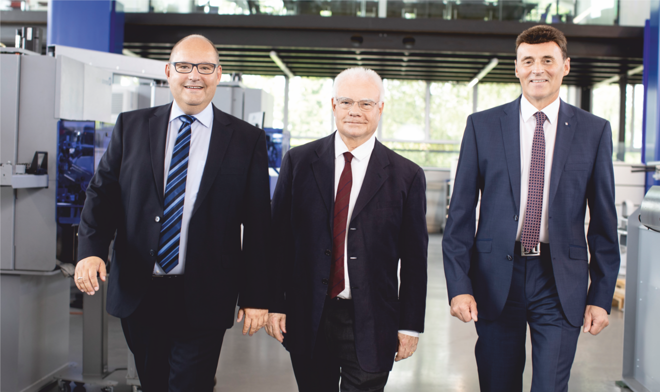 Vorstand Dr. Uwe-Peter Weigmann, Aufsichtsratsvorsitzender Hanns-Gerhard Rösch und Vorstand Martin Holder